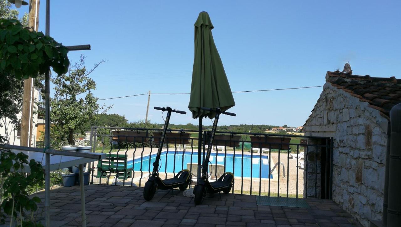 Moratto'S Apartments Umag Bagian luar foto
