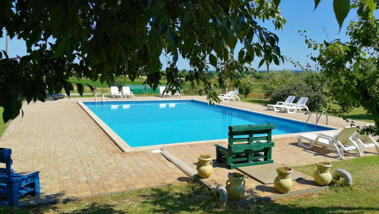 Moratto'S Apartments Umag Bagian luar foto